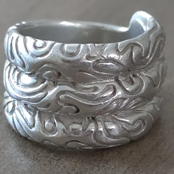STERLING SILVER 925 LADIES RING SIZE 6 WEIGHS A HEAVY 15.01 Grams